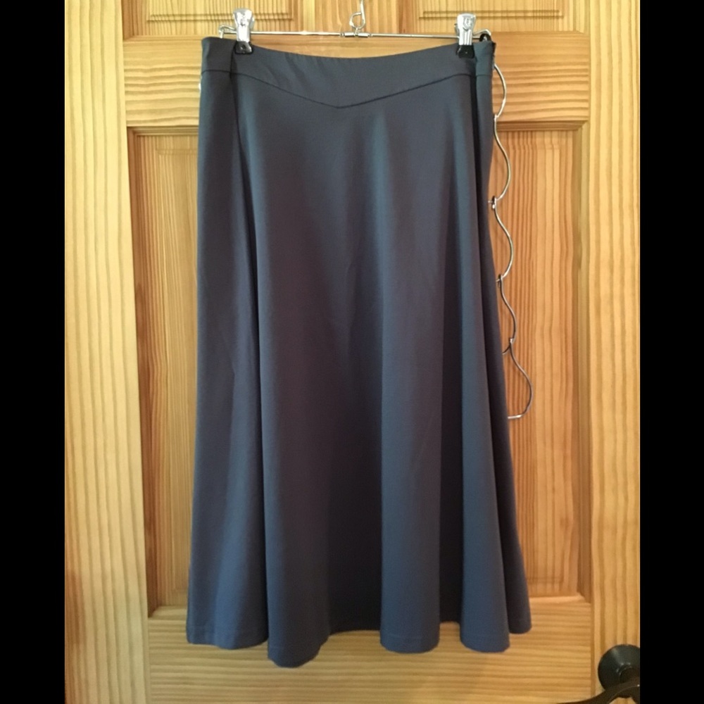 Kate Kasin Midi Length skirt Size M